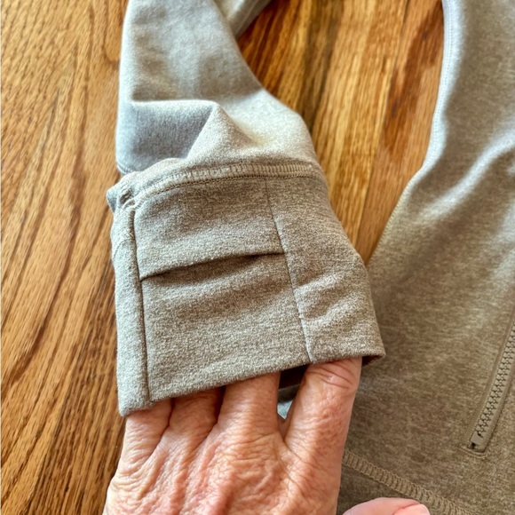 Quince Women's Beige Zip-Up Performance Hoodie - Size Small - EUC - Picture 2 of 9